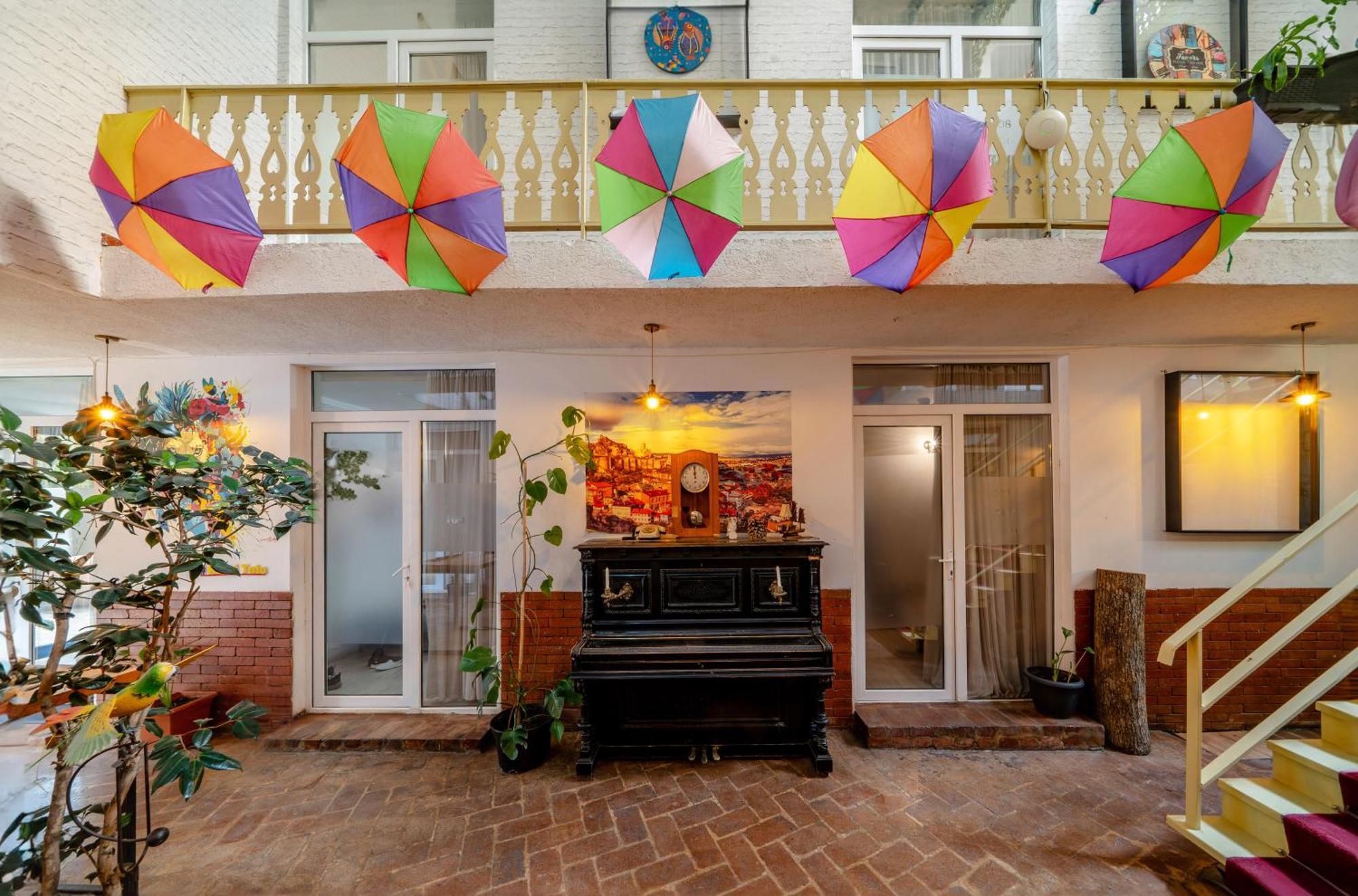 Tato & Coworking Space Hotel