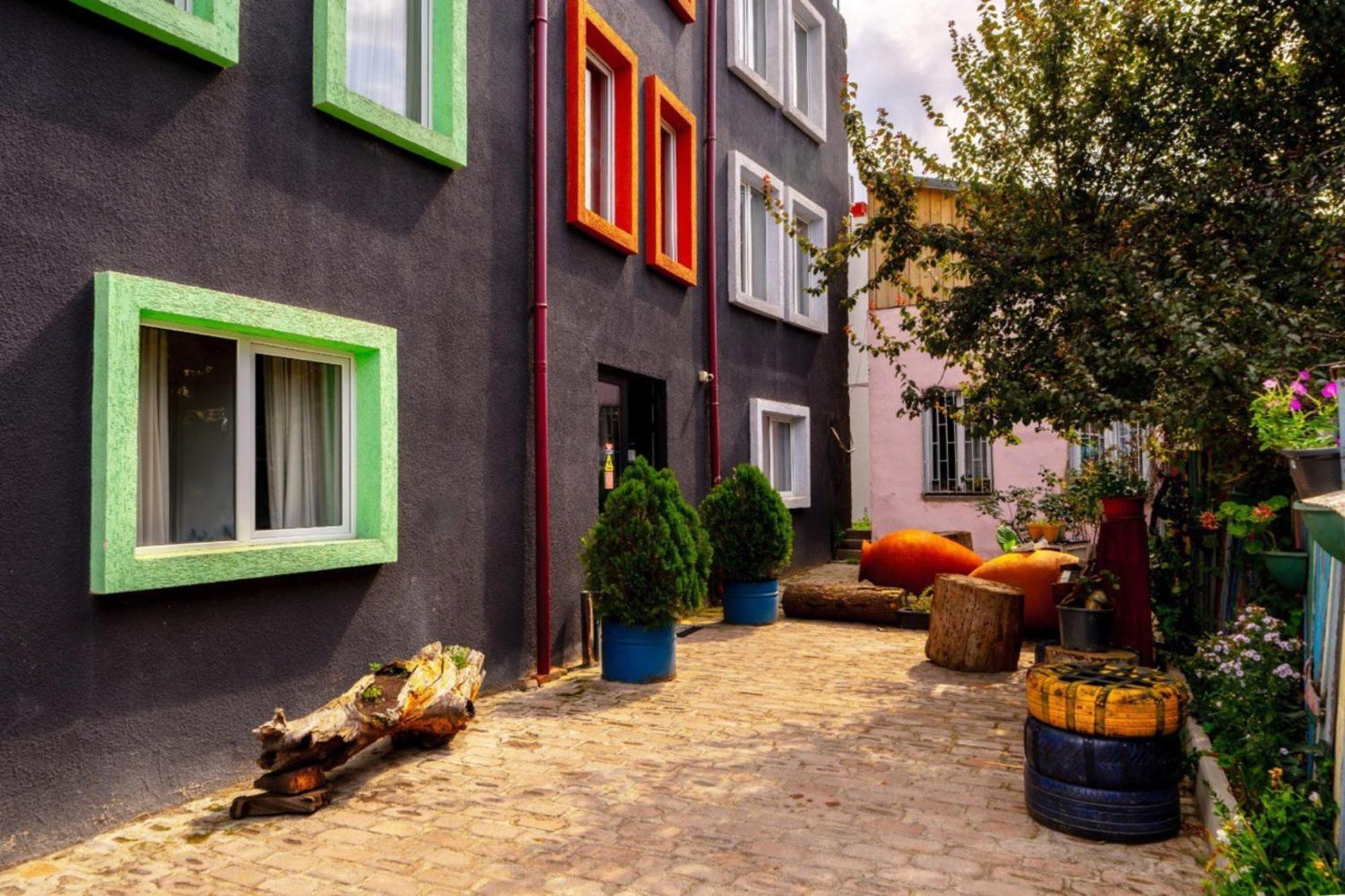 Tato & Coworking Space Hotel