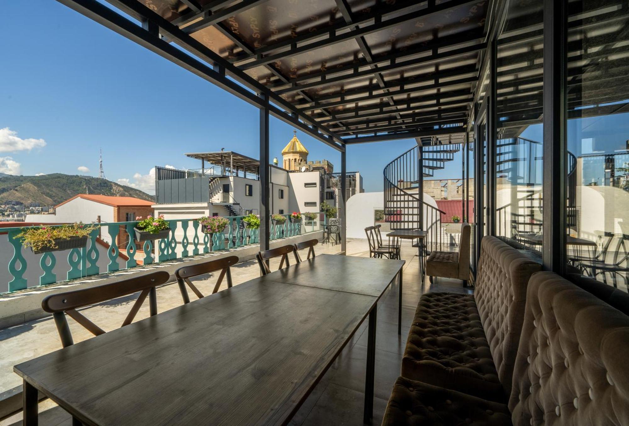Tato & Coworking Space Hotel 3*
