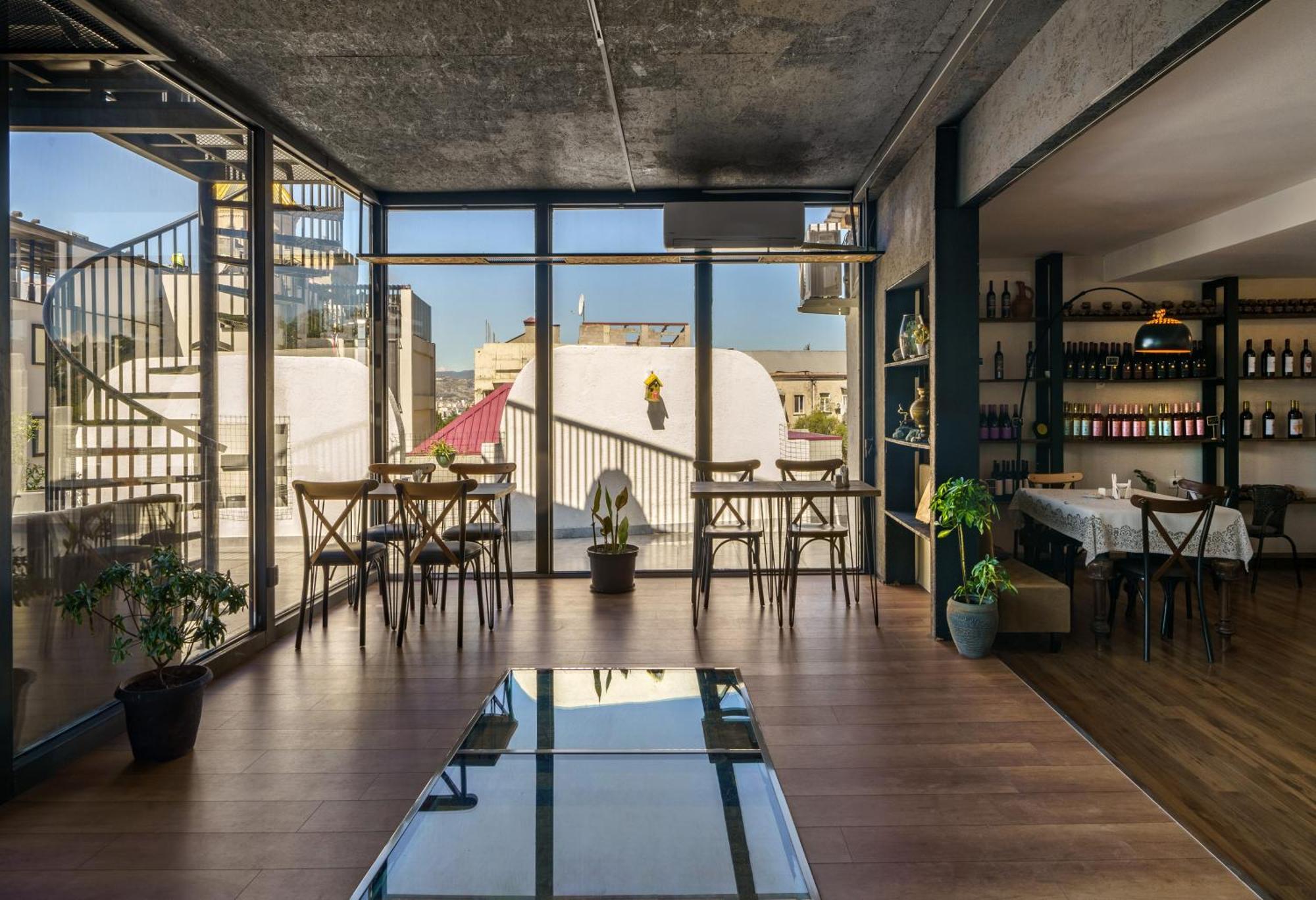 Tato & Coworking Space Hotel 3*