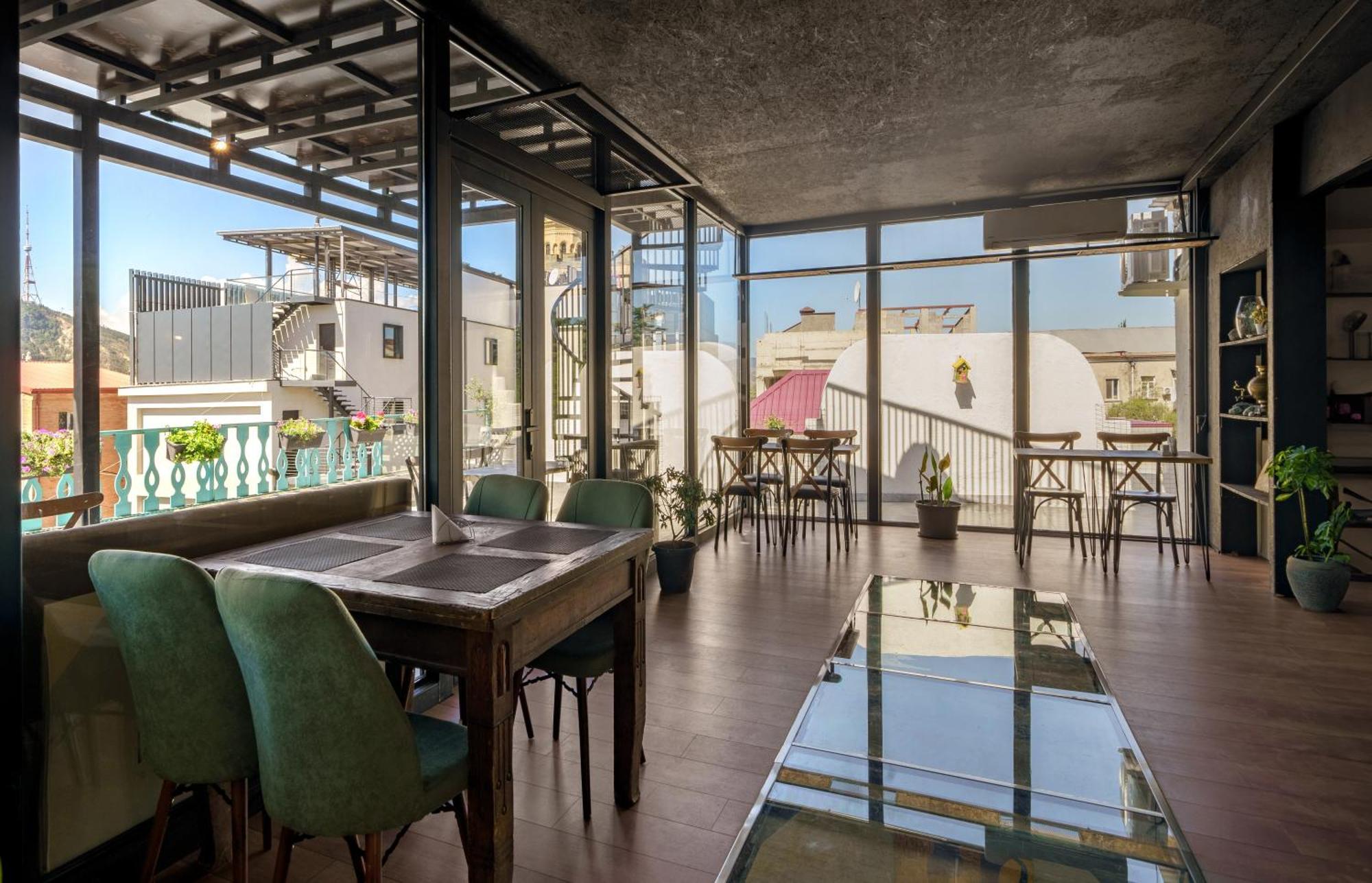 Tato & Coworking Space