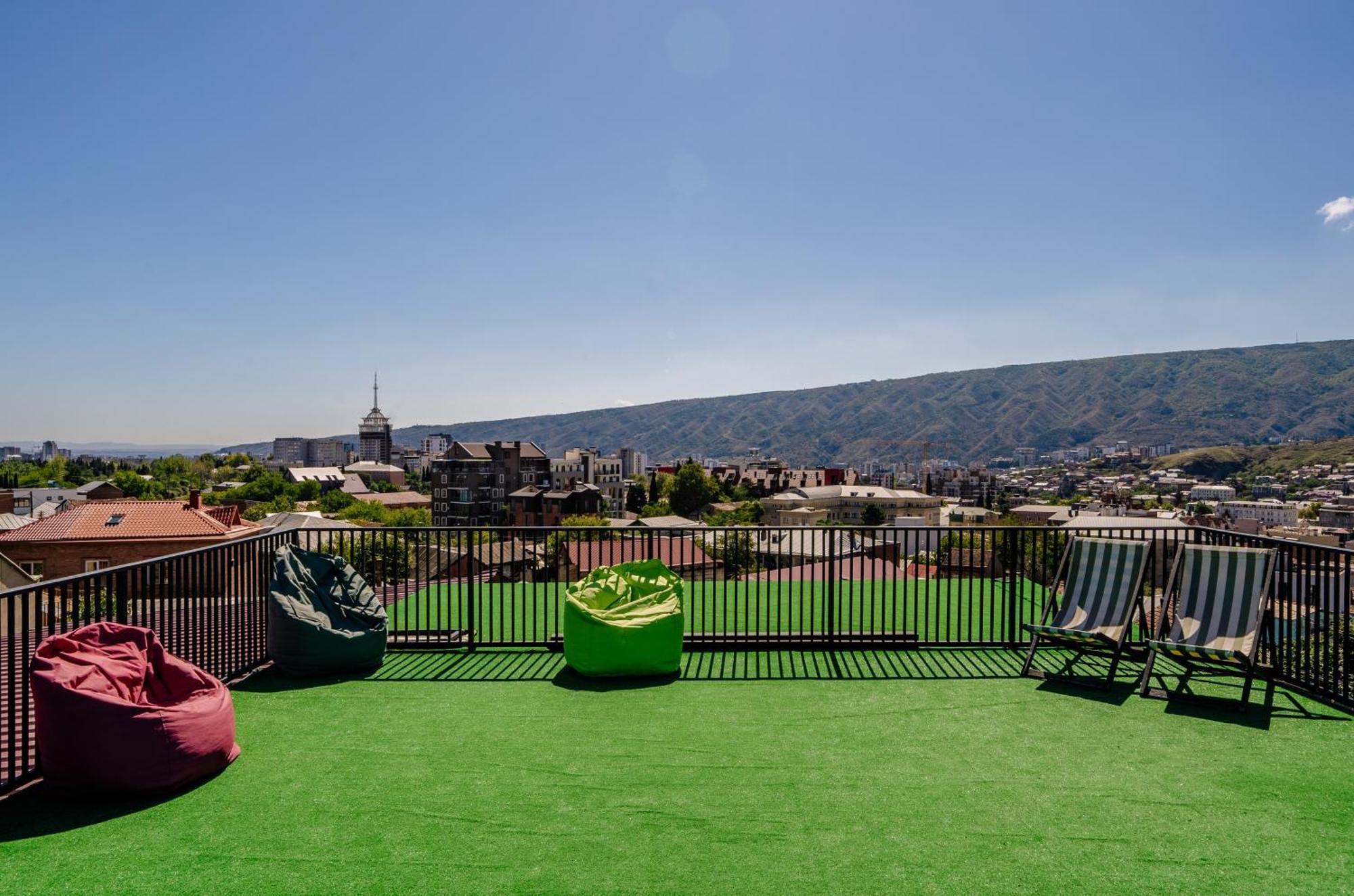 מלון Tato & Coworking Space 3*